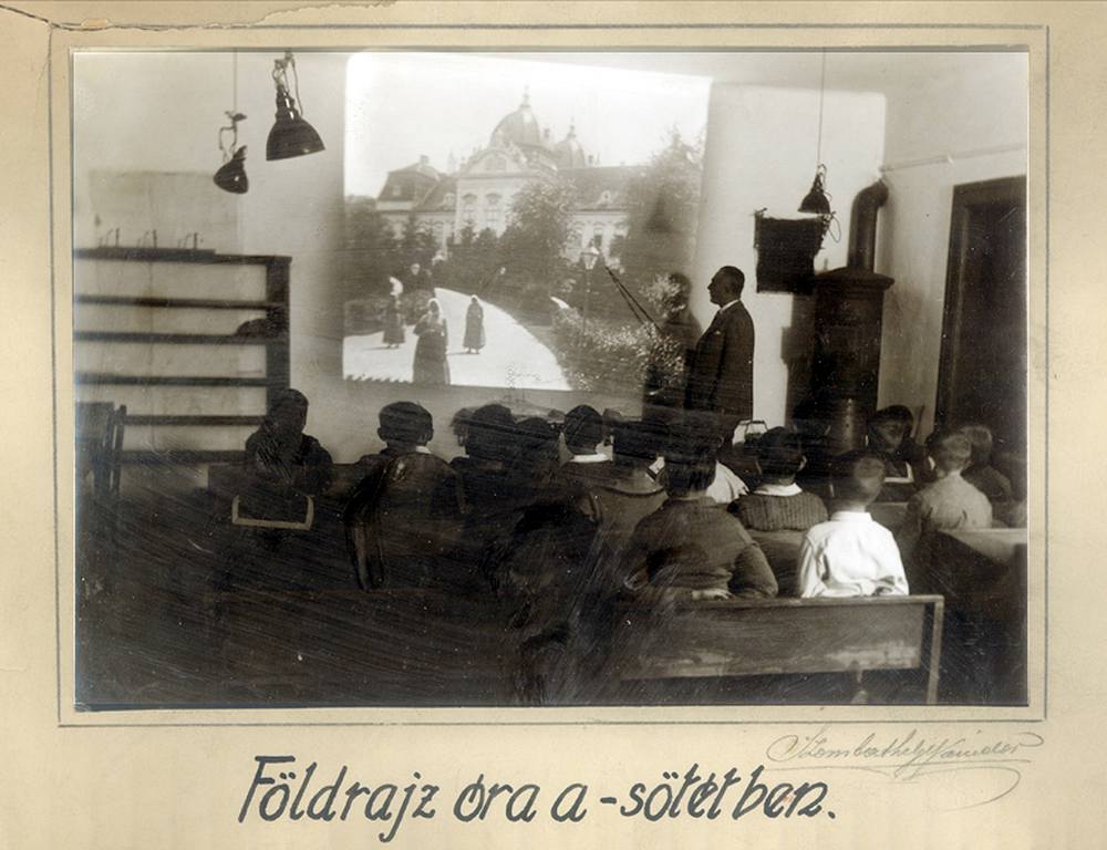 Szombathelyi Nándor: Földrajz-óra a sötétben, 1929 © Országos Pedagógiai Könyvtár és Múzeum