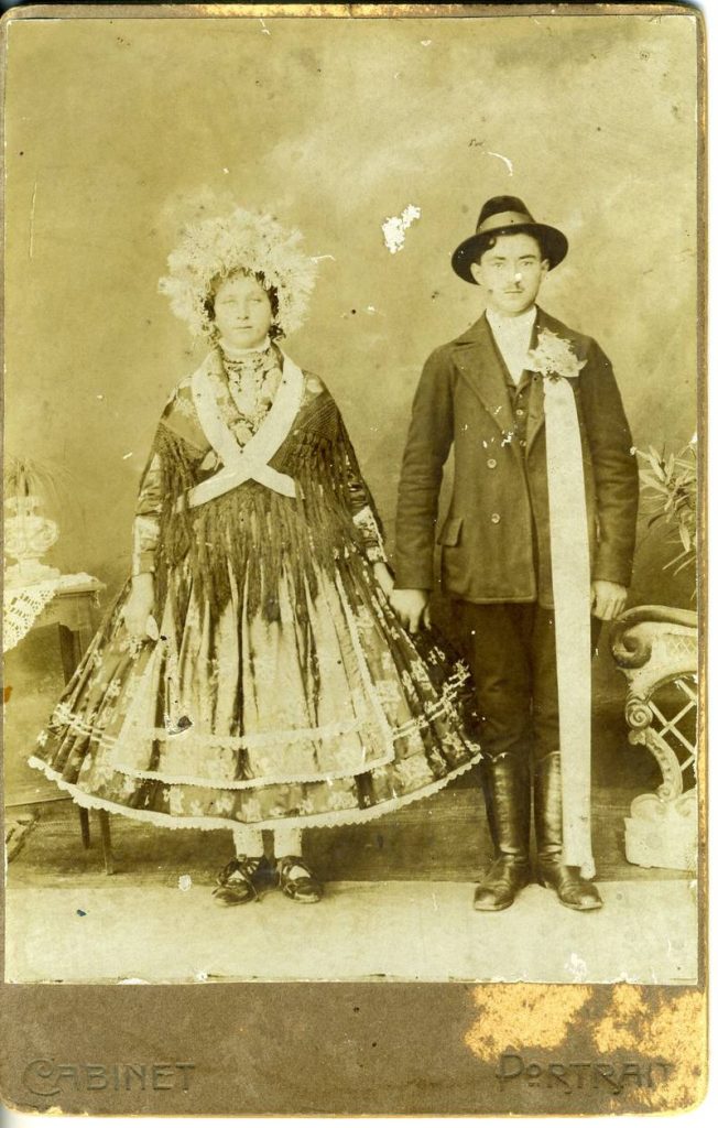 Balogh Verona és M. Sümegi János esküvői képe, 1920. október, Récsei Pál felvétele. Magántulajdon