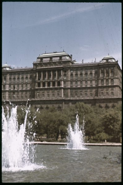A Budavári Palota az 1940-es években, Ismeretlen fényképész felvétele; Hadtörténeti Intézet és Múzeum tulajdona