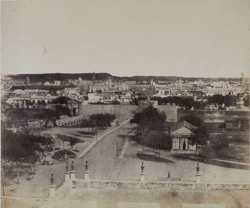 Havanna, a Tacon színházról nézve [jobbra a távíróállomással]. Fotó: Rosti Pál, 1857, Magyar Nemzeti Múzeum gyűjteménye
