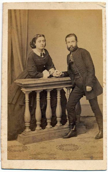 Mayer György (Pest): Fiatal pár portréja, vizitkártya, 1860